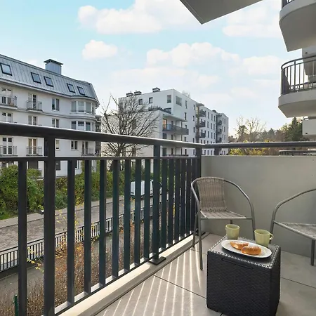 아파트 Spacious With Functional Interiors Parking & Balcony By Renters