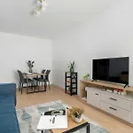 شقة Spacious With Functional Interiors Parking & Balcony By Renters