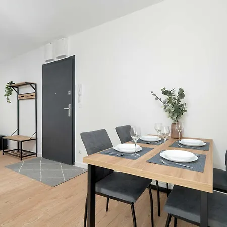 Spacious With Functional Interiors Parking & Balcony By Renters Lejlighed *