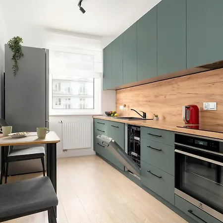 Spacious With Functional Interiors Parking & Balcony By Renters Lejlighed