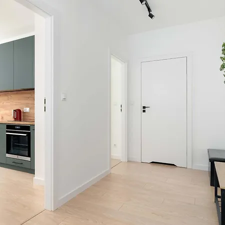 Apartament Spacious With Functional Interiors Parking & Balcony By Renters *