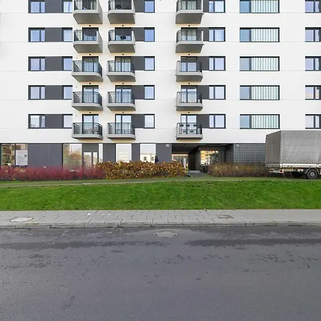 Spacious With Functional Interiors Parking & Balcony By Renters