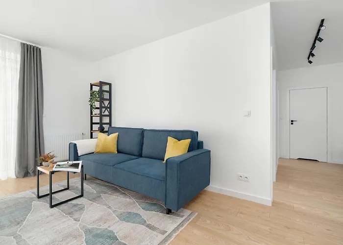 Spacious With Functional Interiors Parking & Balcony By Renters * Poznan