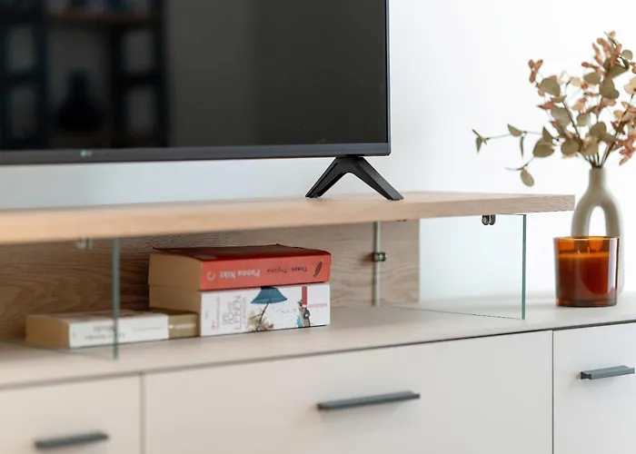 Spacious With Functional Interiors Parking & Balcony By Renters * Poznan