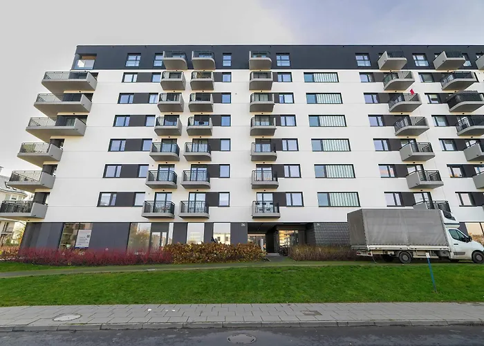 Apartment Spacious With Functional Interiors Parking & Balcony By Renters *