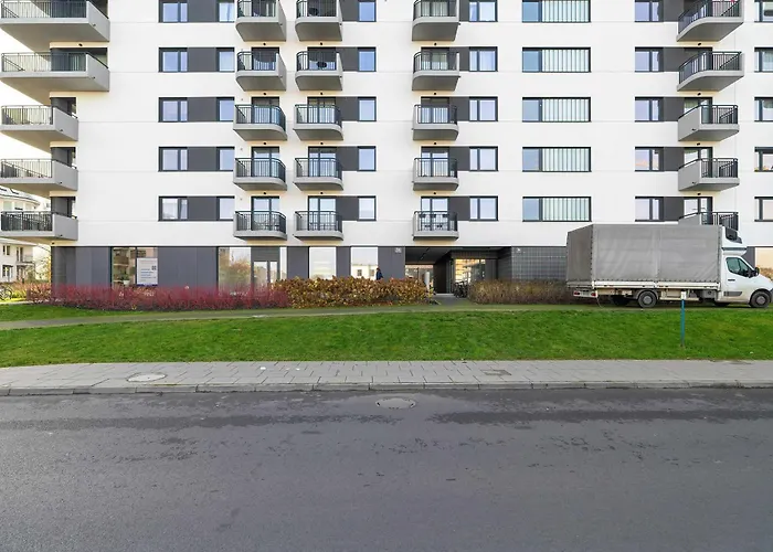 Spacious With Functional Interiors Parking & Balcony By Renters